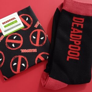 DEADPOOL SOCKS & CLOTH (NEW)